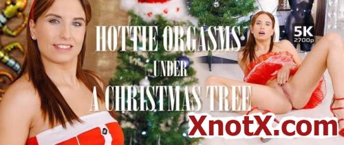 Hottie orgasms under a Christmas tree / Azure Angel / 25-12-2019 [3D/UltraHD 2K/1920p/MP4/2.27 GB] by XnotX