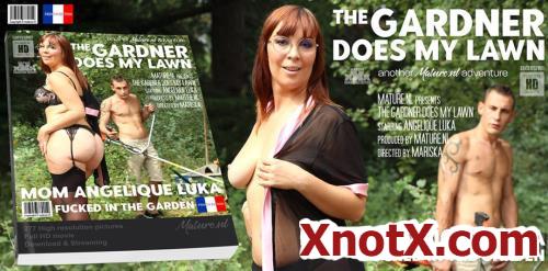 Angelique Luka (EU) (31) / This gardner gets to plow the lawn from a hot mom in the garden (HD/720p) 11-01-2021