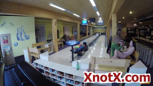 Sex in a bowling place - I've got strike! / Morgan Rodriguez, Ornella Morgan / 10-07-2020 [UltraHD 4K/2160p/MP4/8.24 GB] by XnotX
