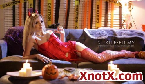 Sexy Little Devil / Lexi Lore / 01-02-2021 [HD/720p/MP4/1.52 GB] by XnotX