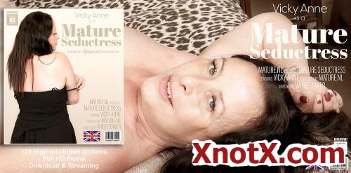 Vicky Anne (EU) (44) / Mature seductress Vicky Anne goes all the way (FullHD/1080p) 03-02-2021