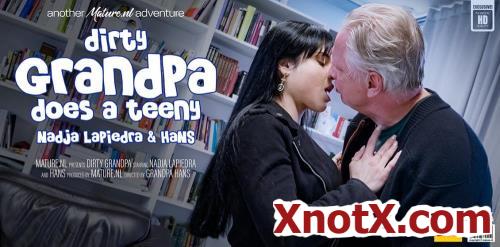 Hot teeny babe Nadja Lapiedra gets it on with Grandpa Hans / Hans (60), Nadja Lapiedra (22) / 24-02-2022 [HD/720p/MP4/581 MB] by XnotX