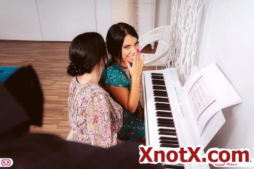 Piano Sonata / Megan Fiore, Sapphire Lapiedra / 03-09-2022 [3D/FullHD/1080p/MP4/2.85 GB] by XnotX
